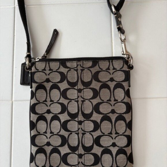 Coach Crossbody Purse - Picture 4 of 6